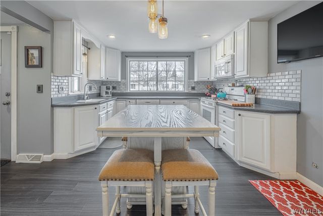 100 Pennsylvania Avenue, Lockport City, NY 14094