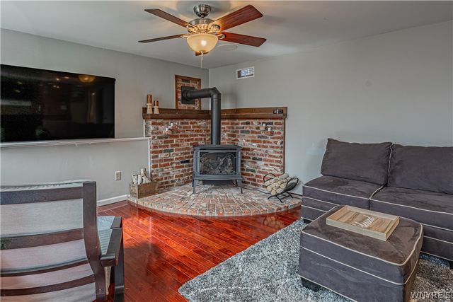 100 Pennsylvania Avenue, Lockport City, NY 14094