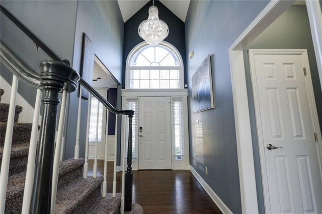 5900 NE Hidden Valley Drive, Lee's Summit, MO 64064