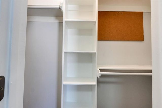 5900 NE Hidden Valley Drive, Lee's Summit, MO 64064