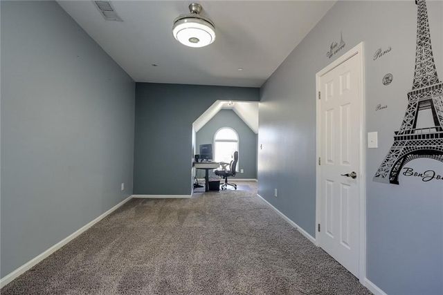 5900 NE Hidden Valley Drive, Lee's Summit, MO 64064