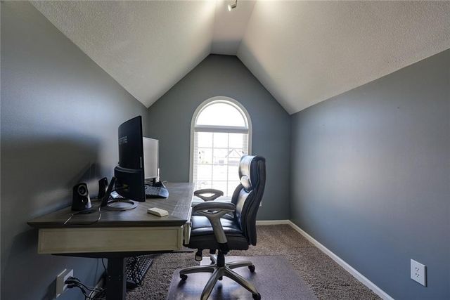 5900 NE Hidden Valley Drive, Lee's Summit, MO 64064