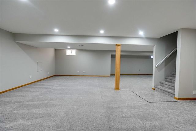 5900 NE Hidden Valley Drive, Lee's Summit, MO 64064