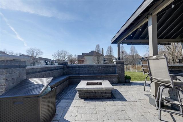 5900 NE Hidden Valley Drive, Lee's Summit, MO 64064