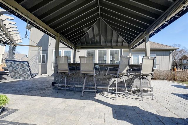 5900 NE Hidden Valley Drive, Lee's Summit, MO 64064