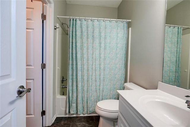 5900 NE Hidden Valley Drive, Lee's Summit, MO 64064