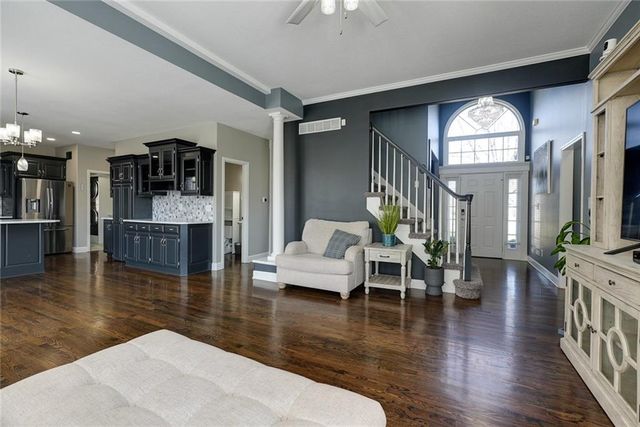 5900 NE Hidden Valley Drive, Lee's Summit, MO 64064