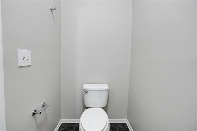 5900 NE Hidden Valley Drive, Lee's Summit, MO 64064