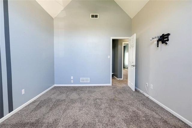 5900 NE Hidden Valley Drive, Lee's Summit, MO 64064