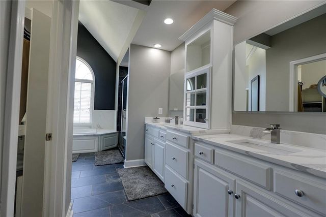 5900 NE Hidden Valley Drive, Lee's Summit, MO 64064