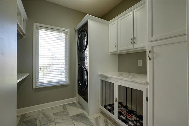 5900 NE Hidden Valley Drive, Lee's Summit, MO 64064