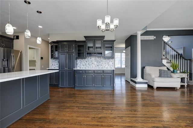 5900 NE Hidden Valley Drive, Lee's Summit, MO 64064