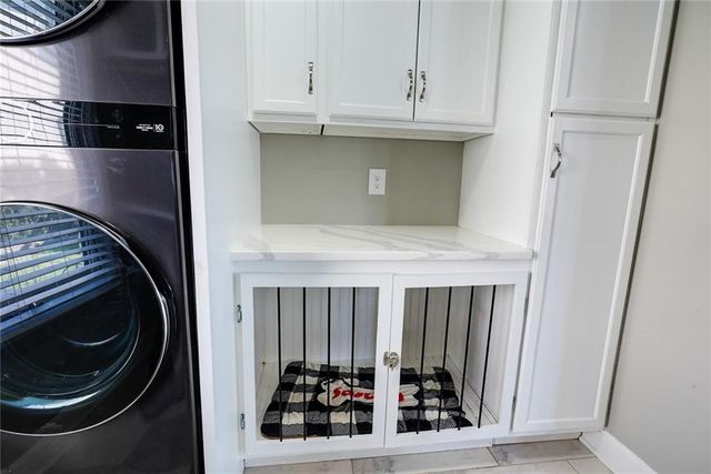 5900 NE Hidden Valley Drive, Lee's Summit, MO 64064