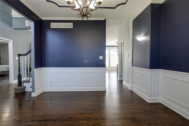 5900 NE Hidden Valley Drive, Lee's Summit, MO 64064