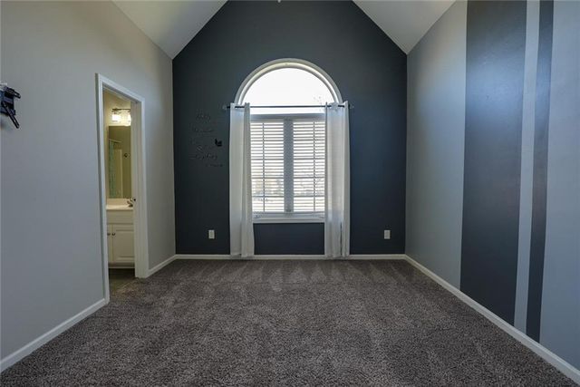 5900 NE Hidden Valley Drive, Lee's Summit, MO 64064