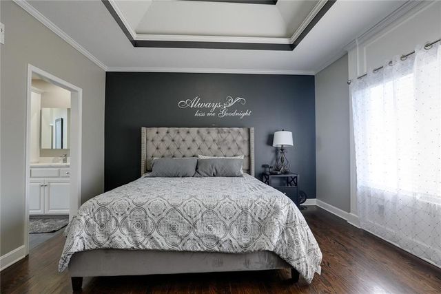 5900 NE Hidden Valley Drive, Lee's Summit, MO 64064