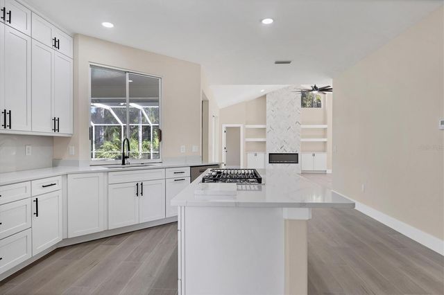 6615 HUNTER COMBE CROSSING, University Park, FL 34201