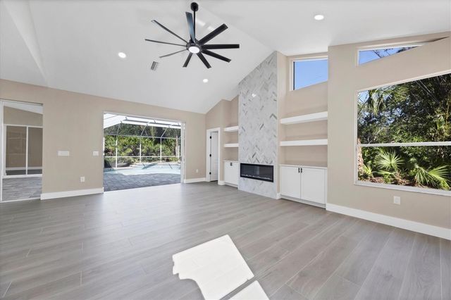 6615 HUNTER COMBE CROSSING, University Park, FL 34201