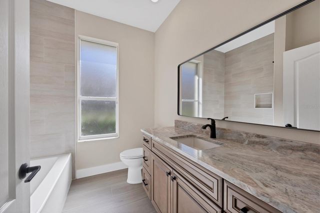 6615 HUNTER COMBE CROSSING, University Park, FL 34201