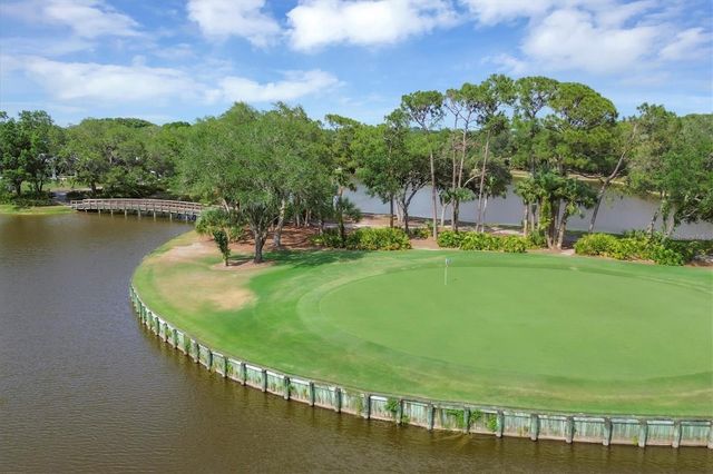 6615 HUNTER COMBE CROSSING, University Park, FL 34201