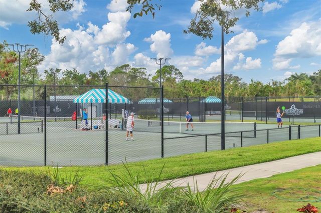 6615 HUNTER COMBE CROSSING, University Park, FL 34201