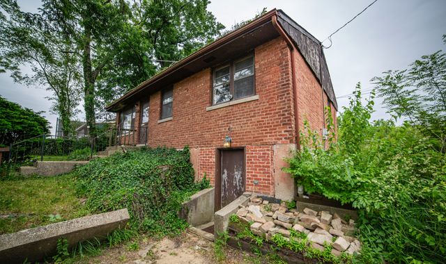 8919 W 95th Street, Palos Hills, IL 60465
