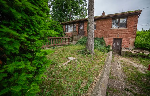 8919 W 95th Street, Palos Hills, IL 60465