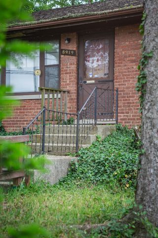 8919 W 95th Street, Palos Hills, IL 60465
