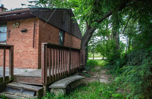 8919 W 95th Street, Palos Hills, IL 60465