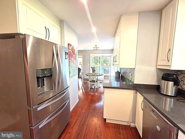 5270 ELLICOTT DR, Centreville, VA 20120