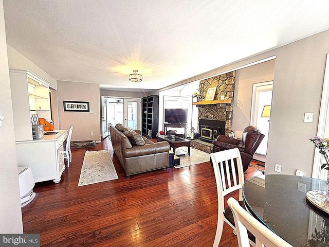 5270 ELLICOTT DR, Centreville, VA 20120