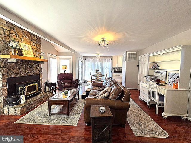 5270 ELLICOTT DR, Centreville, VA 20120
