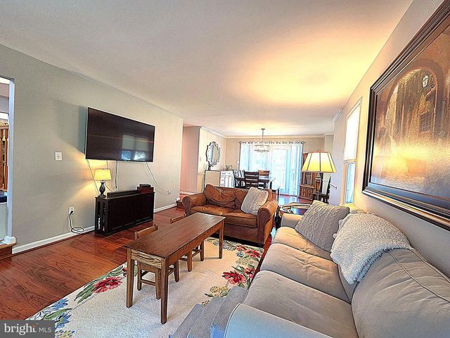 5270 ELLICOTT DR, Centreville, VA 20120