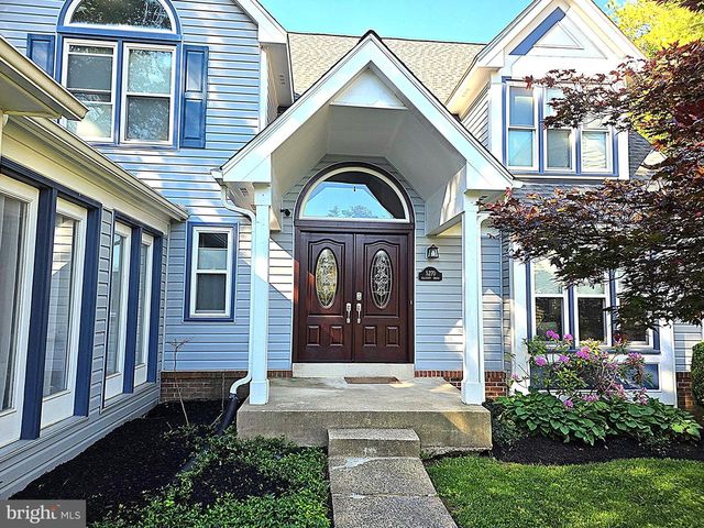 5270 ELLICOTT DR, Centreville, VA 20120