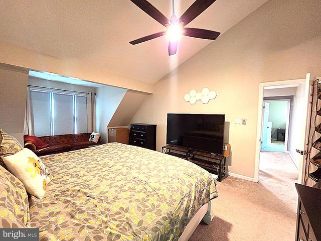 5270 ELLICOTT DR, Centreville, VA 20120