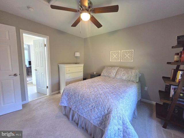 5270 ELLICOTT DR, Centreville, VA 20120