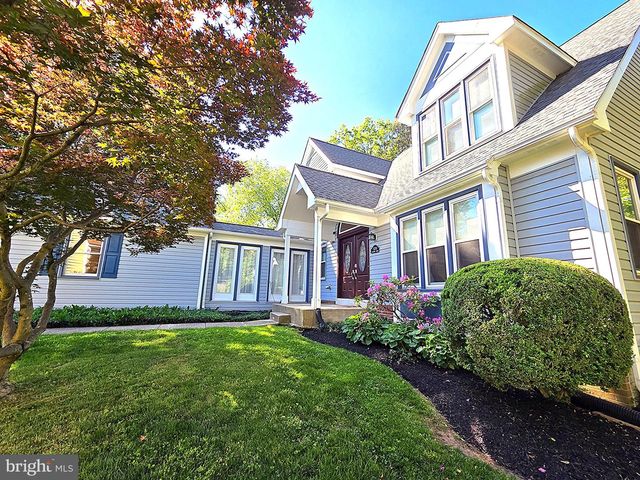 5270 ELLICOTT DR, Centreville, VA 20120