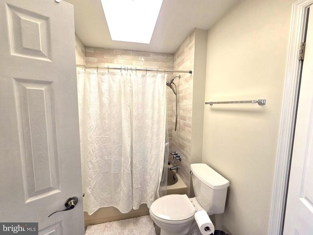 5270 ELLICOTT DR, Centreville, VA 20120