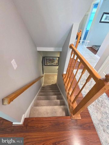 5270 ELLICOTT DR, Centreville, VA 20120