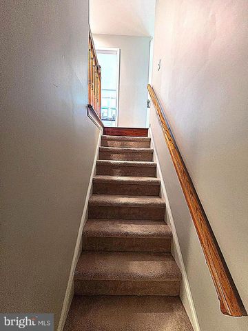 5270 ELLICOTT DR, Centreville, VA 20120