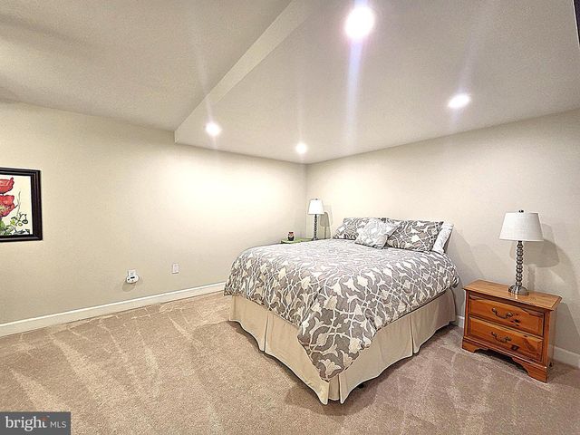 5270 ELLICOTT DR, Centreville, VA 20120