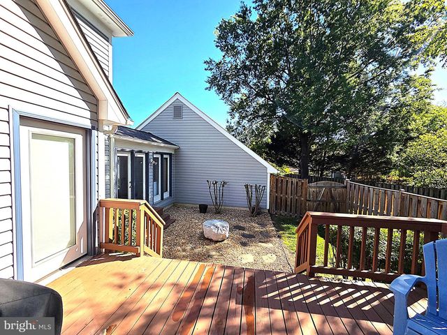 5270 ELLICOTT DR, Centreville, VA 20120