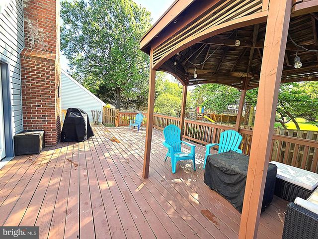 5270 ELLICOTT DR, Centreville, VA 20120