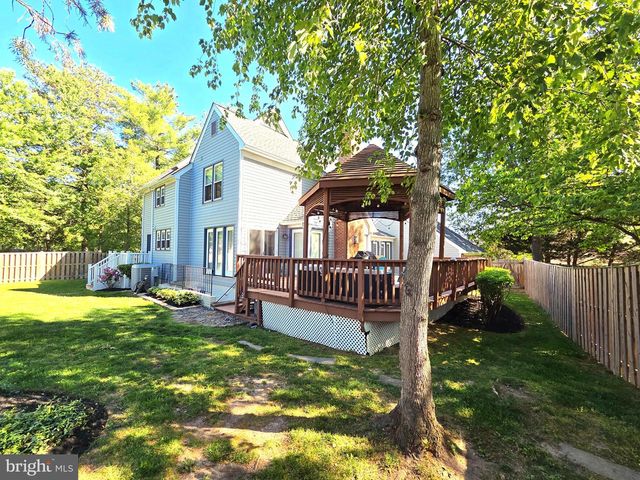 5270 ELLICOTT DR, Centreville, VA 20120