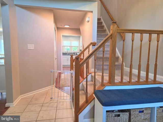 5270 ELLICOTT DR, Centreville, VA 20120