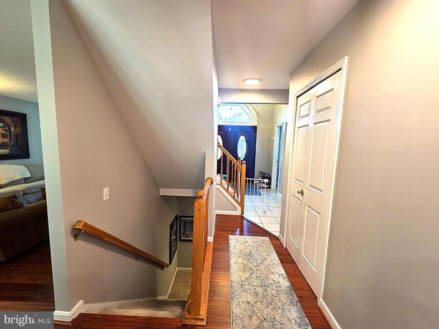 5270 ELLICOTT DR, Centreville, VA 20120