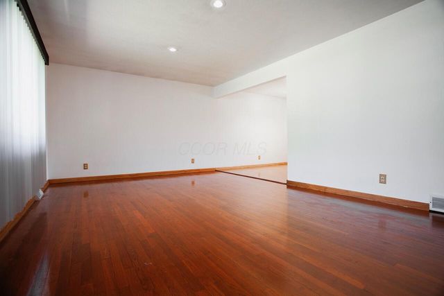 1264 Shady Lane Road, Columbus, OH 43227