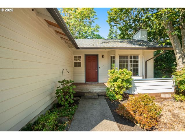 8123 Sw HEARTHSIDE Ct, Portland, OR 97223