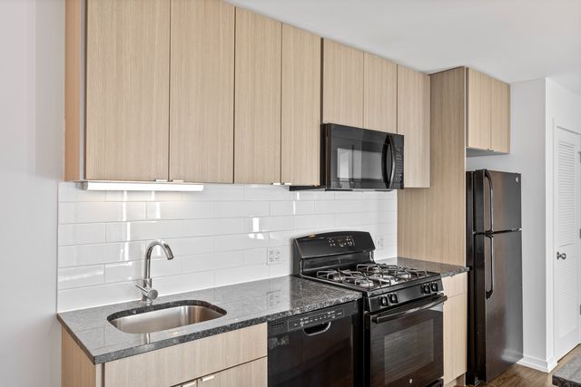 5411 N Winthrop Avenue 323, Chicago, IL 60640