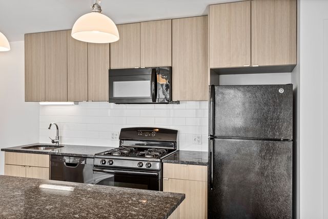 5411 N Winthrop Avenue 323, Chicago, IL 60640